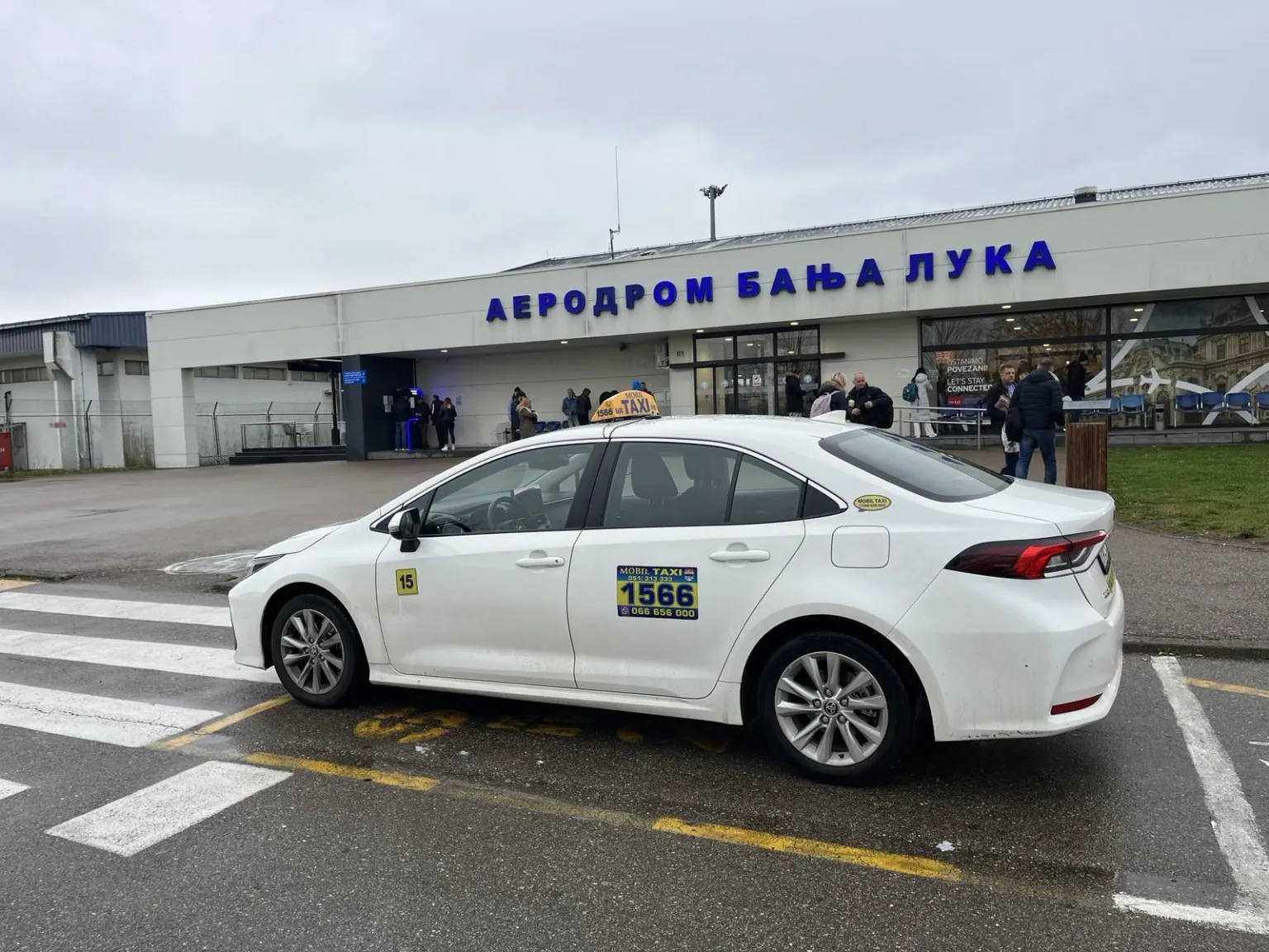 Taxi prevoz Dalibor ispred Aerodroma Banja Luka